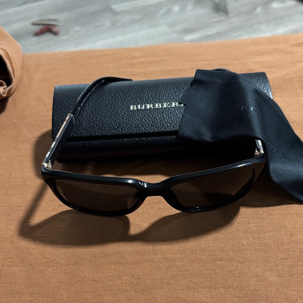 Burberry Black Rectangular Sunglasses